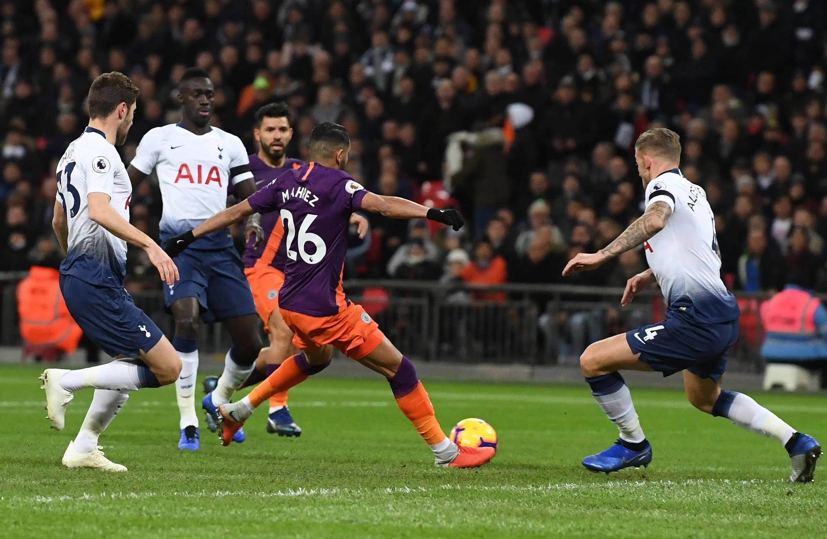 莱切斯特城客场击败对手，保持领先的简单介绍