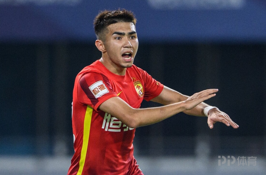 关于体育新星崭露头角，国内足球界掀起新一轮风潮的信息