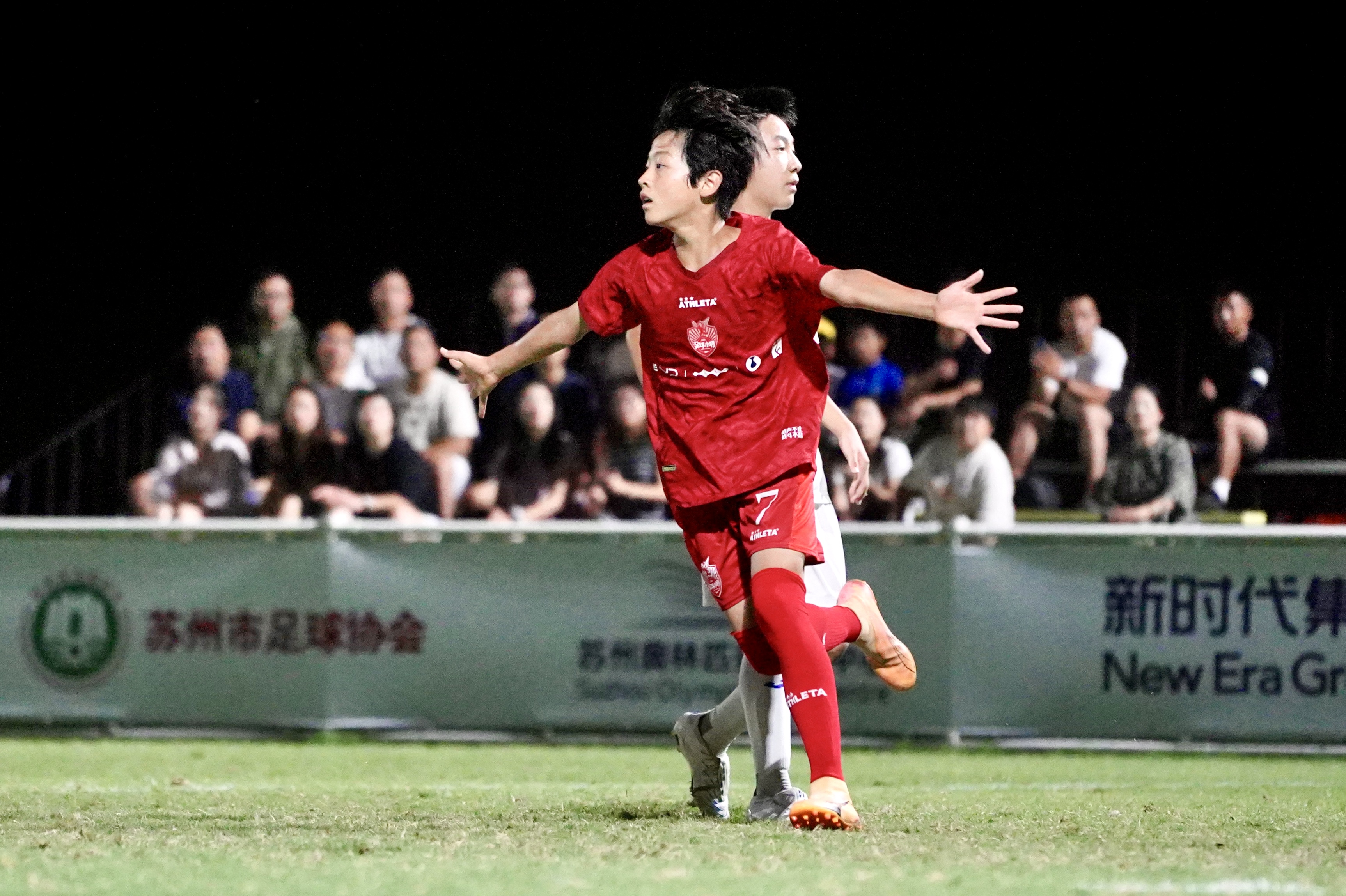 关于体育新星崭露头角，国内足球界掀起新一轮风潮的信息